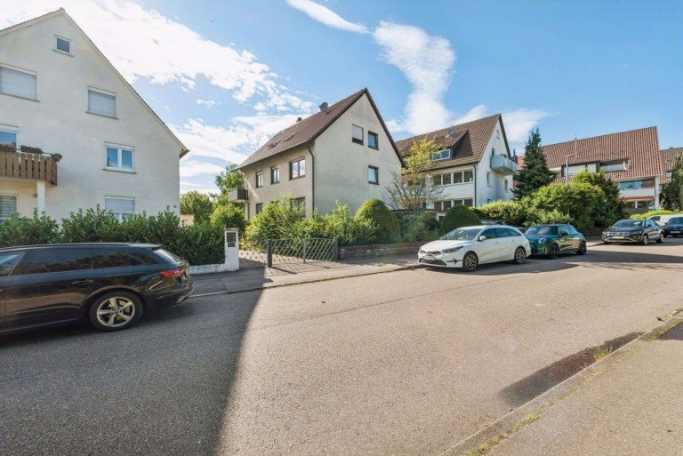 Au�enansicht Ludwigsburg Mehrfamilienhaus Ihre Chance: Dreifamilienhaus mit wundersch�nem gro�en Garten und Garage