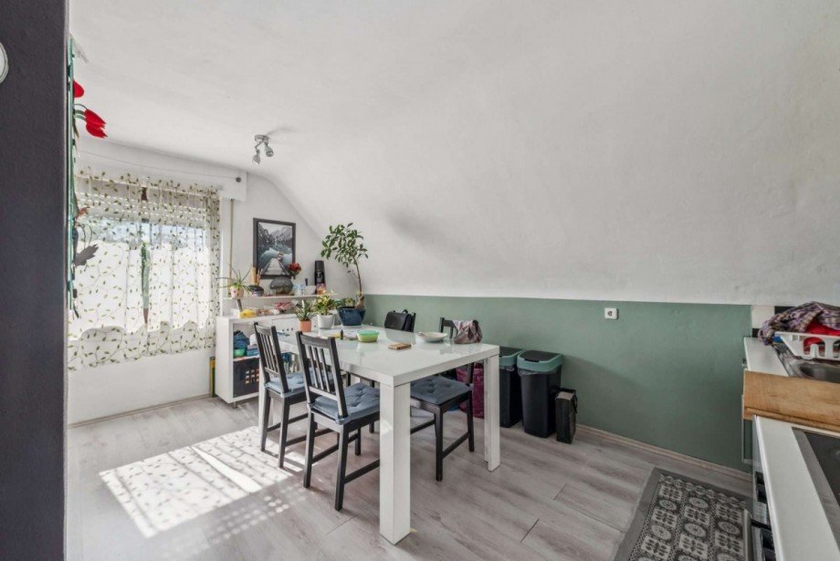 K�chen- und Essbereich DG Mehrfamilienhaus Ludwigsburg
