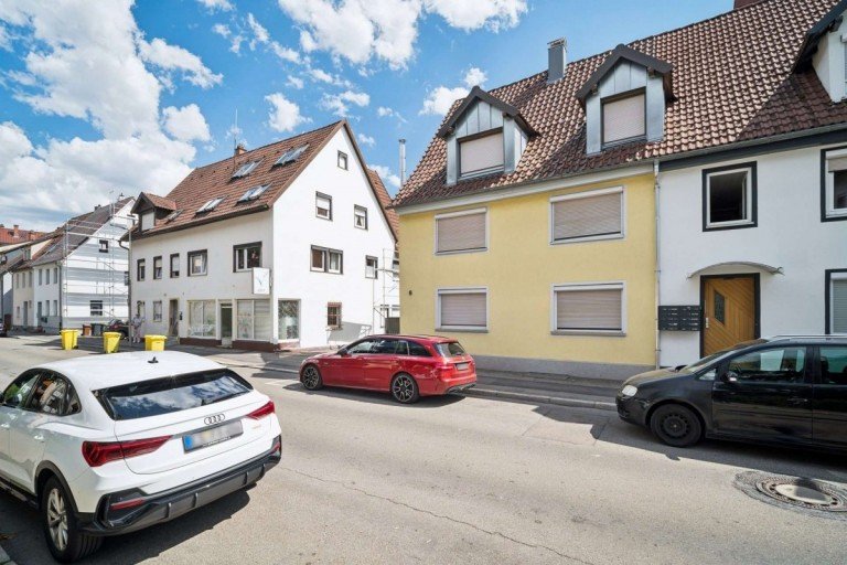 Au�enansicht Villingen-Schwenningen Haus Viel Platz in zentraler Lage - Gro�z�gige Doppelhaush�lfte zum starken Preis