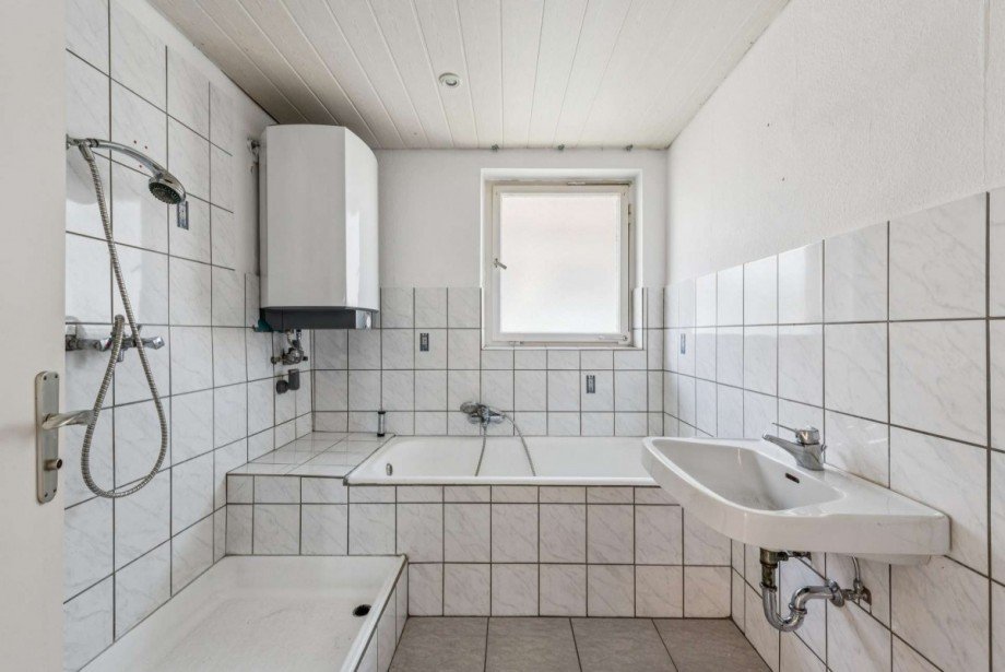 Badezimmer OG Mehrfamilienhaus Ludwigsburg
