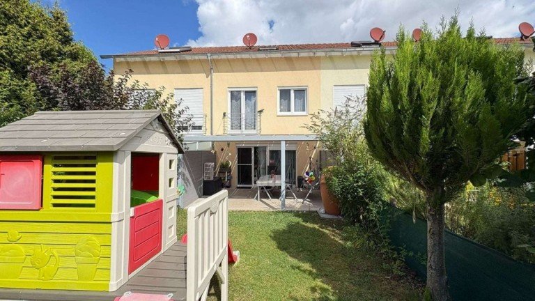 37318341-Garten Vaihingen an der Enz Reihenmittelhaus Willkommen in Ihrem neuen Zuhause - Gro�z�giges Reihenmittelhaus mit Garten in sehr guter Lage