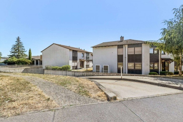 Au�enansicht Vaihingen an der Enz Erdgeschosswohnung Familiengl�ck auf 107 m�: Gro�z�gige 4-Zimmer-Wohnung mit 2 Terrassen und 2 TG-Stellpl�tzen